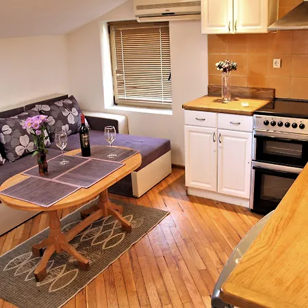 Apartment Lover's Nest Next To The *