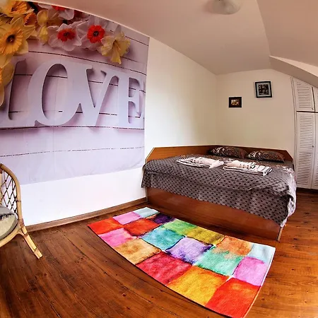 Lover's Nest Next To The 아파트 바르나